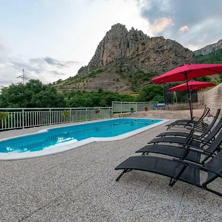 Villa Sea View With Heated Pool Near Split