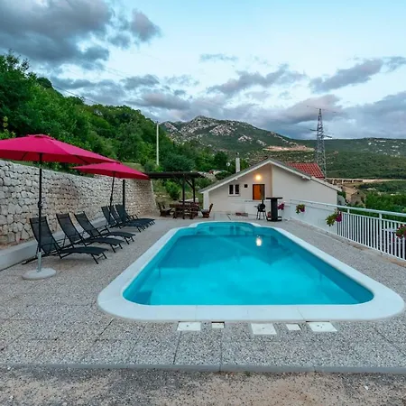 Sea View With Heated Pool Near Split