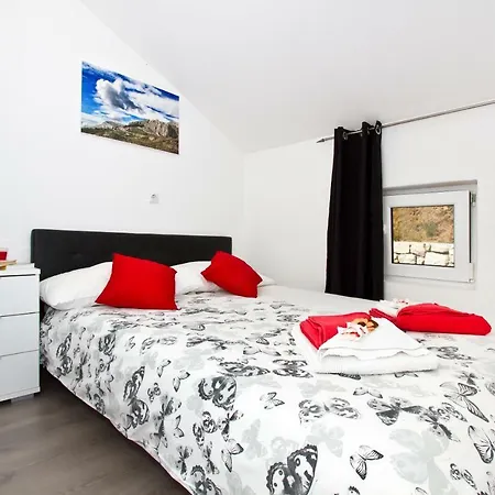 Sea View With Heated Pool Near Split *