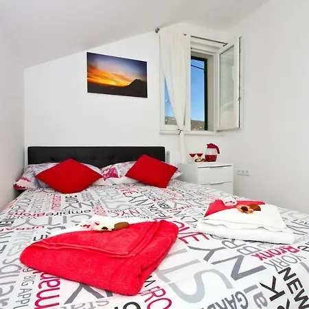 Sea View With Heated Pool Near Split *