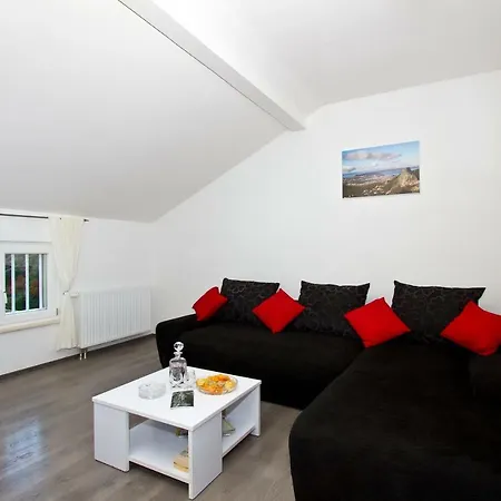 Sea View With Heated Pool Near Split *