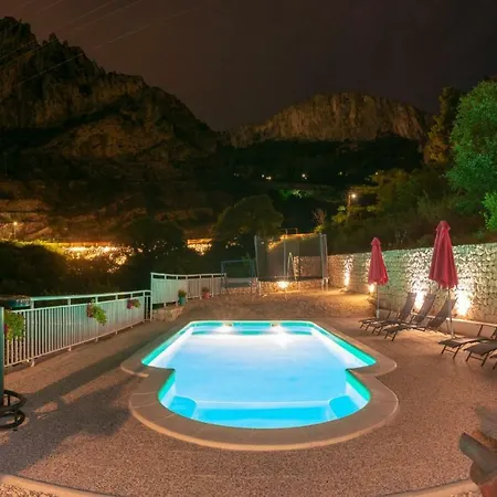 Sea View With Heated Pool Near Split Vila