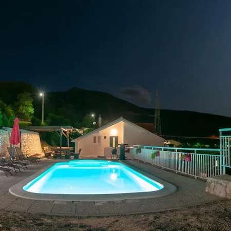 Sea View With Heated Pool Near Split Klis